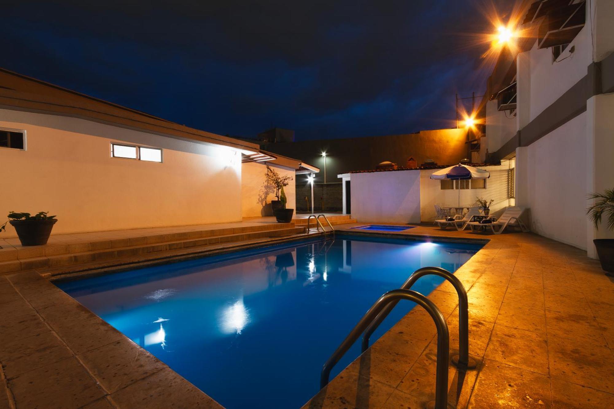 Hotel Beddo Querétaro Express Esterno foto